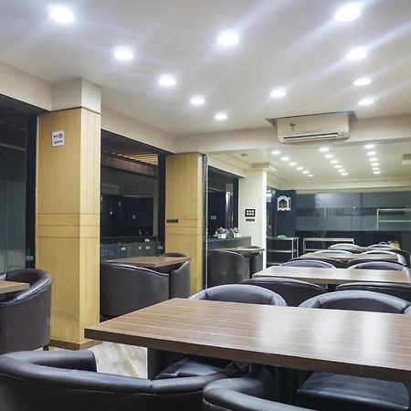 Super Townhouse Oak Sr Hotel Wakad بونة المظهر الخارجي الصورة