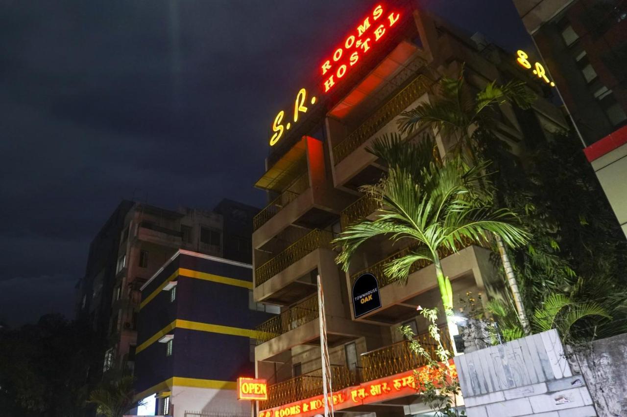 Super Townhouse Oak Sr Hotel Wakad بونة المظهر الخارجي الصورة