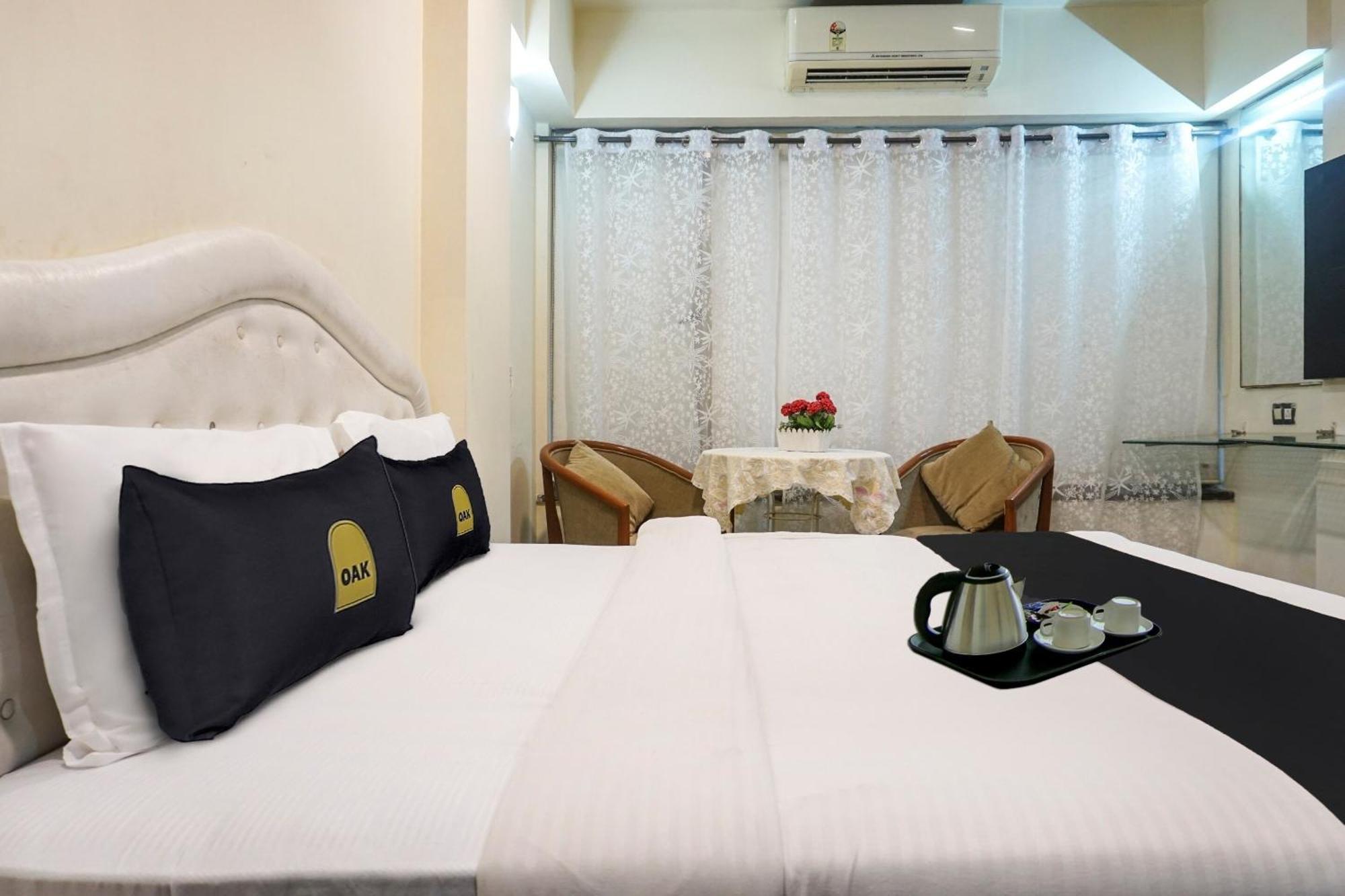 Super Townhouse Oak Sr Hotel Wakad بونة المظهر الخارجي الصورة